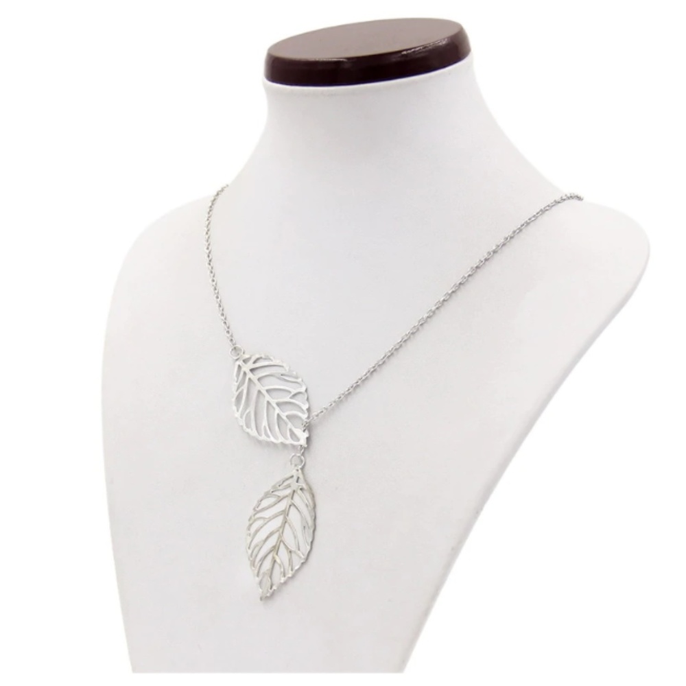 “Arya” Unique Boho Minimalist Leaf Dangle Necklace - Picture 4 of 8